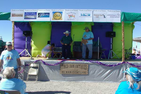 Auctioneer Richard McBride and Host Mark Goldberg